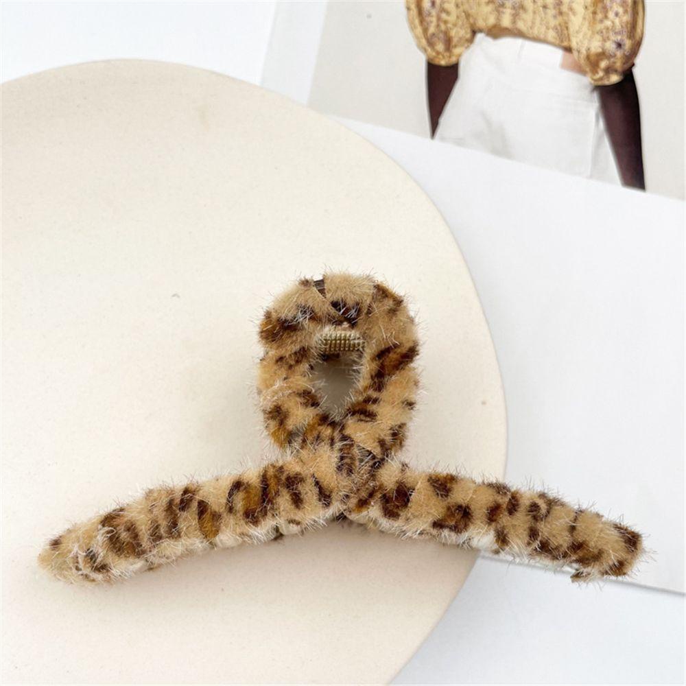 Kẹp Tóc Họa Tiết Da Báo Đính Lông Thời Trang