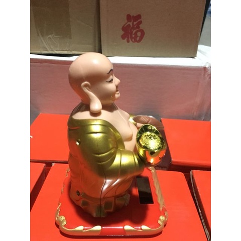 Tượng Phật Di Lặc Dáng Đứng Gật Gù Vẫy Quạt Năng Lượng Mặt Trời