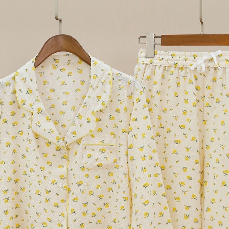 Vải đũi xốp nhẹ mát búp hoa hồng nền be vintage may pyjama