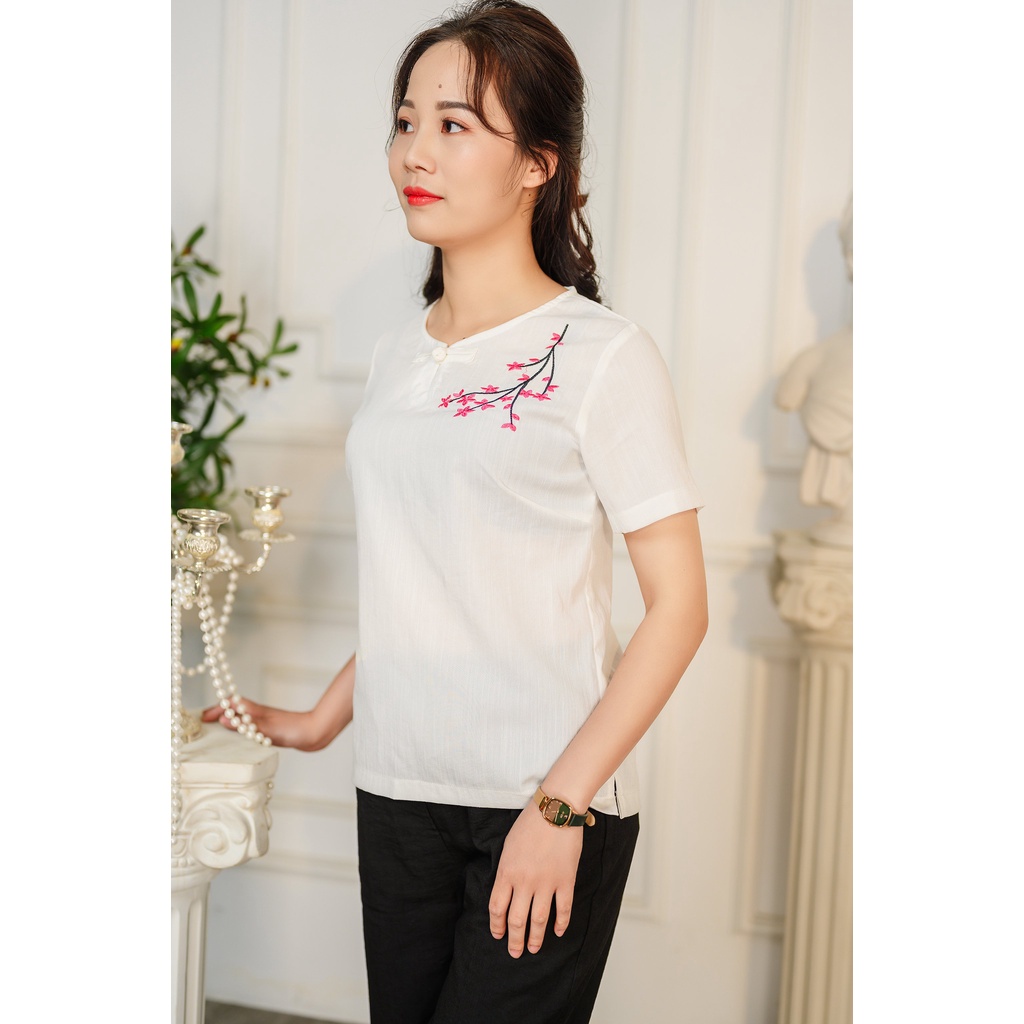 Áo nữ.Họa tiết thêu hoa cao cấp. Chất vải đũi co giãn nhẹ.Thích hợp mọi lứa tuổi
