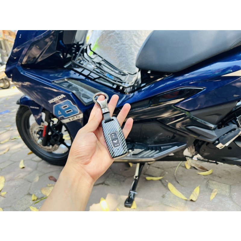 Combo móc treo+ Bọc Chìa Khóa Smartkey SH 350i và SH 2021,Lead 2022 ,airblade 2023( 2 nút ) Ốp Carbon ( Hon15)
