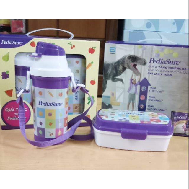 Bộ hộp cơm + bình nước Pediasure