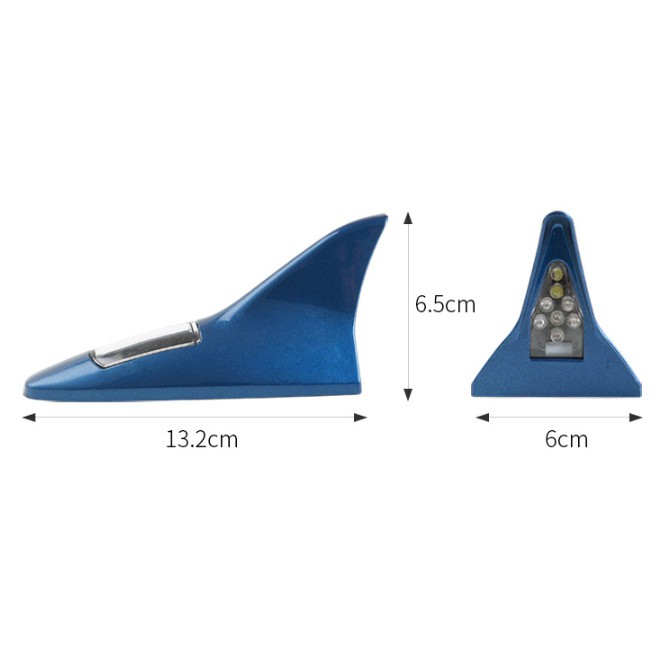 Vây cá mập mặt trời, đèn trang trí ăng-ten để ngăn đèn đuôi phía sau và đèn cảnh báo LED điều chỉnh cánh sau không nhấp nháy