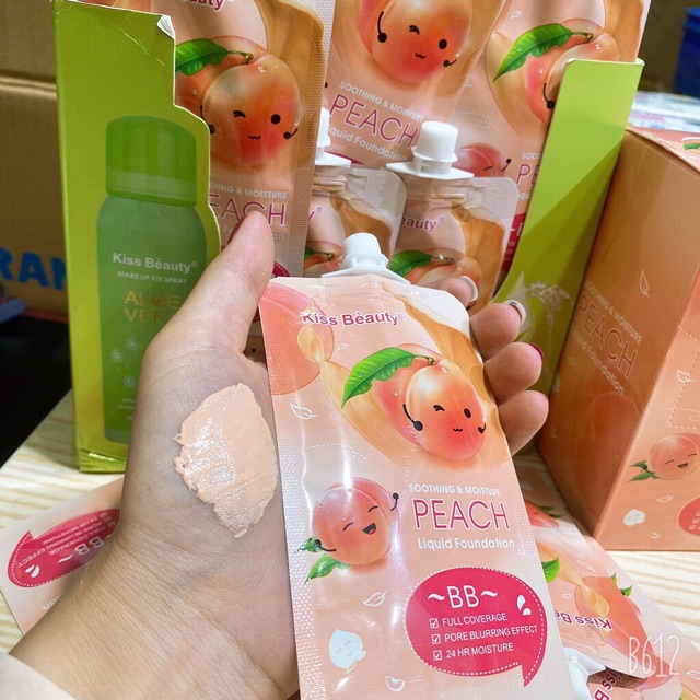 Túi kem nền kissbeauty đào siêu kute KB G410 | BigBuy360 - bigbuy360.vn
