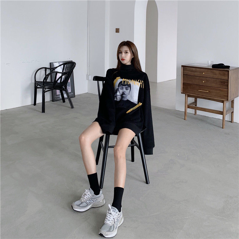 Áo len tay dài cổ tròn dáng rộng màu trơn thời trang thu đông | BigBuy360 - bigbuy360.vn