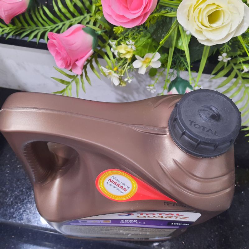 Dầu nhớt động cơ cao cấp TOTAL QUARTZ 4000 10W30 5L