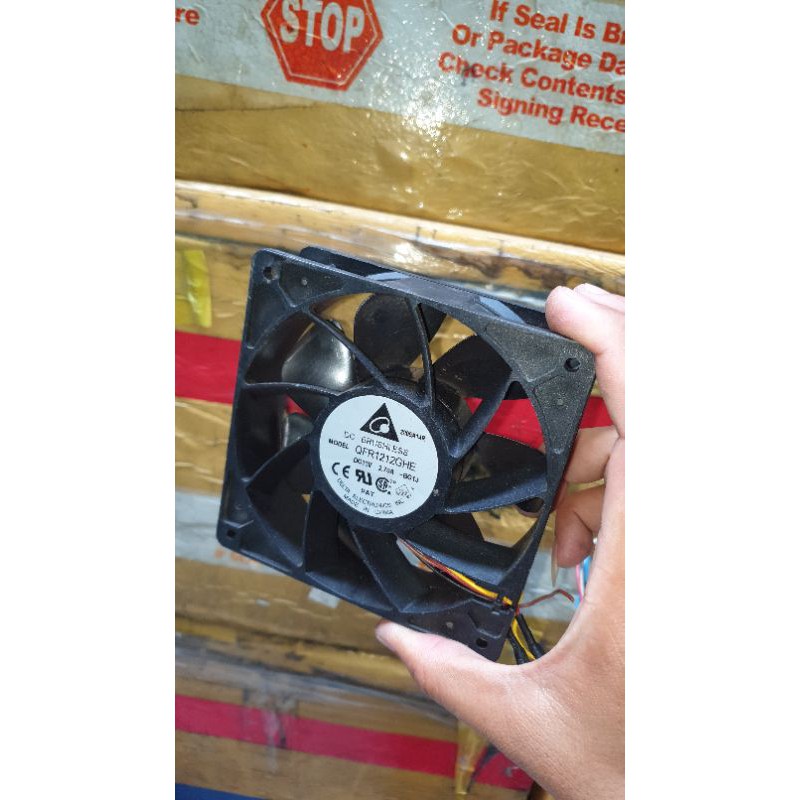 Quạt 12cm siêu mạnh, 2.7A 3.0A 3.3A 3.4A 4A, có dây điều khiển tốc độ, 12vdc.