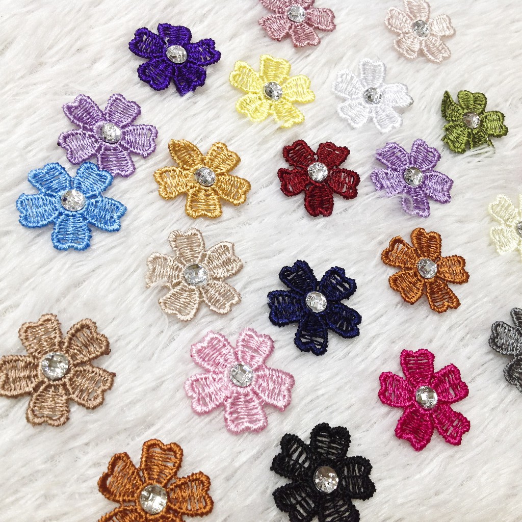 Set 6 bông thêu 3d đính hạt acrylic lấp lánh hoa mai kết áo nhiều màu size 2.5cm