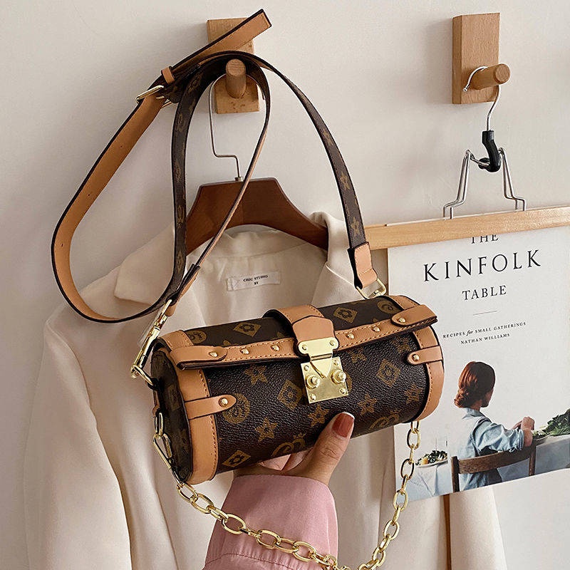 Tíu xách nữ Túi Đeo Chéo Dây Xích Cao Cấp Phong Cách Retro Mùa Đông Mới