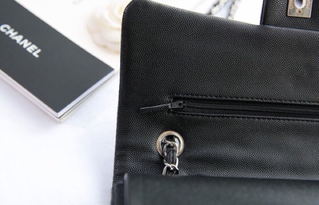 Túi  classic  size 25 tag trắng