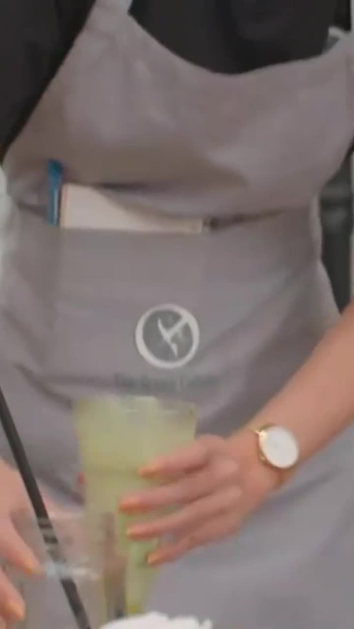 Đầm dự tiệc dáng xòe dây cổ nơ lưng màu đen vải nhung Belamy Dress | BigBuy360 - bigbuy360.vn