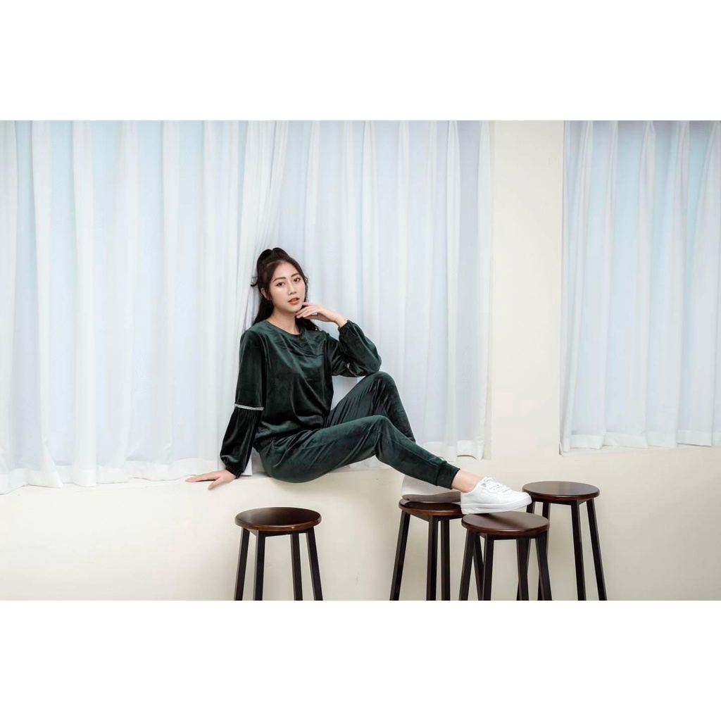 Bộ đồ mặc nhà WINNY cao cấp. Chất liệu Nhung mềm mịn, ấm áp. Thiết kế kiểu dáng dài trơn dáng tay phồng phối viền ở tay