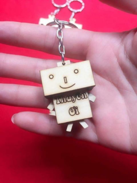 Móc khóa người Gỗ DANBO khắc theo yêu cầu. Sỉ số lượng lớn