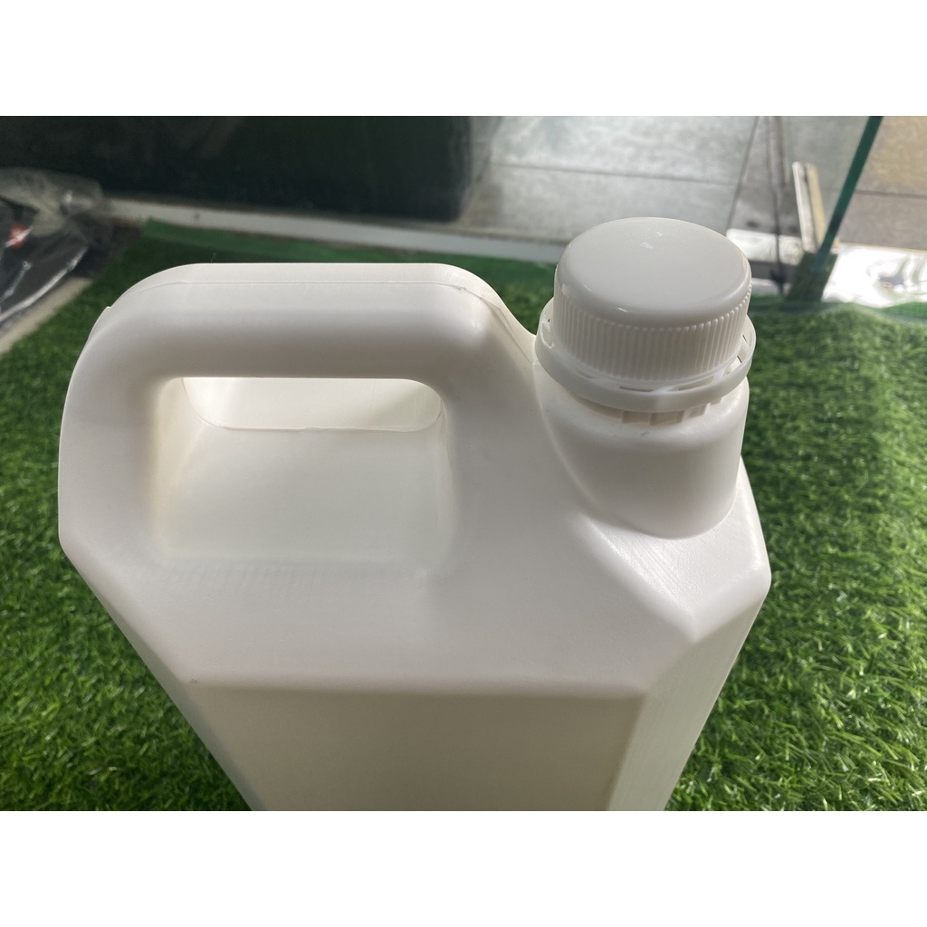 Can nhựa HDPE 5l trắng đục và trắng mờ thân vuông 6 cạnh