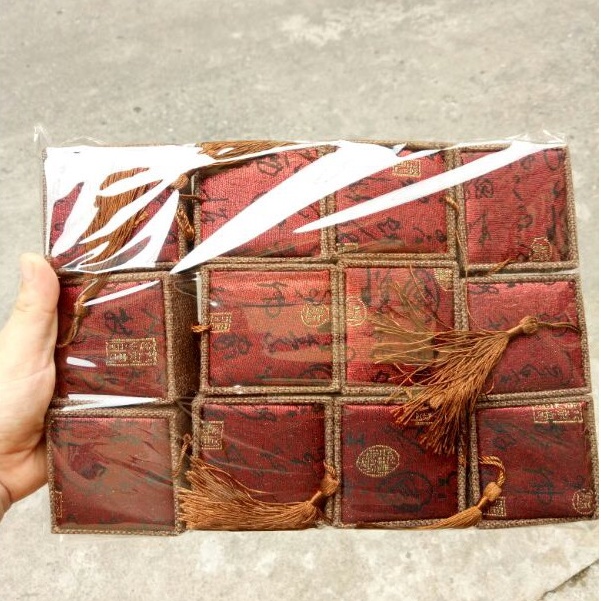 Hộp Gấm Đựng Nhẫn KT 6x6cm Tua Nâu Siêu Xinh