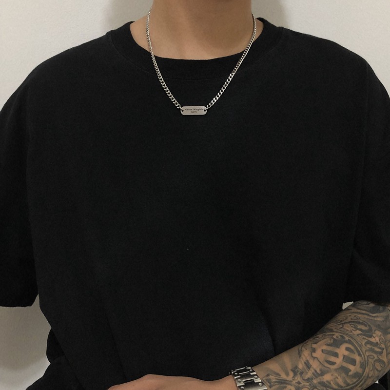 Vòng cổ thép titan mặt vuông khắc chữ phong cách hiphop