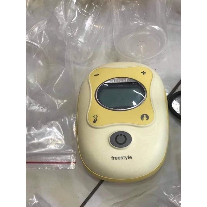 Máy hút sữa medela freestyle
