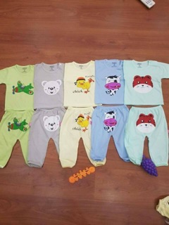 Set 5 bộ đồ carters cho bé