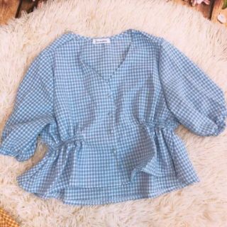 Áo caro nhún eo cổ V