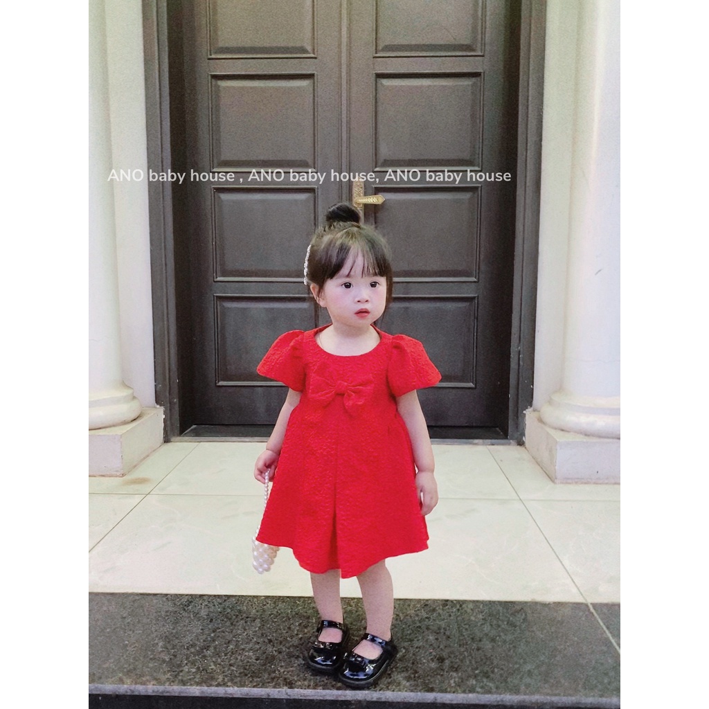 Váy đỏ phồng