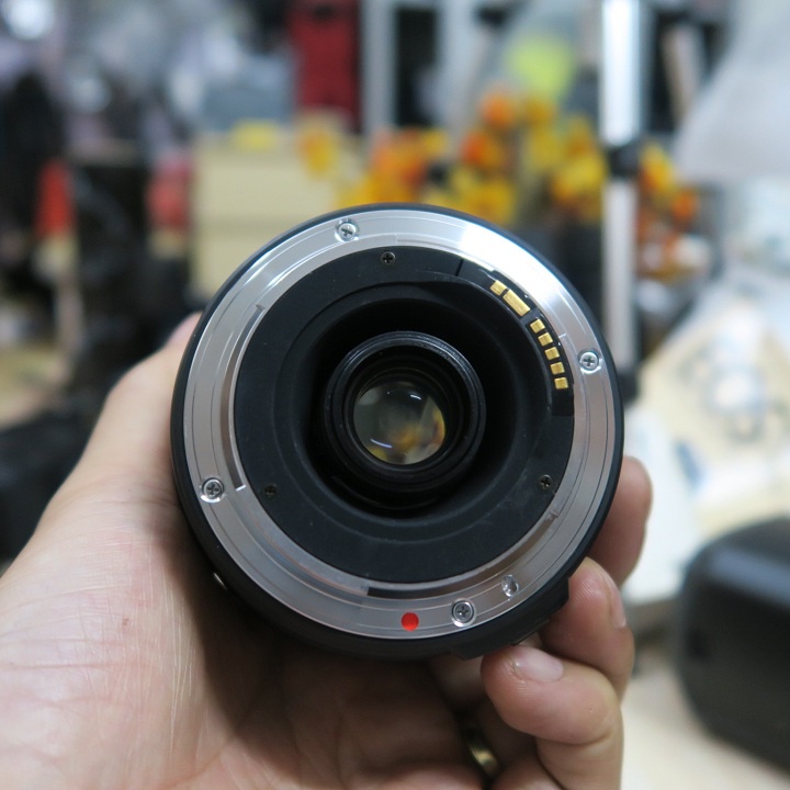 Ống kính Sigma 28-300 f3.5-5.6 dùng cho máy ảnh Canon