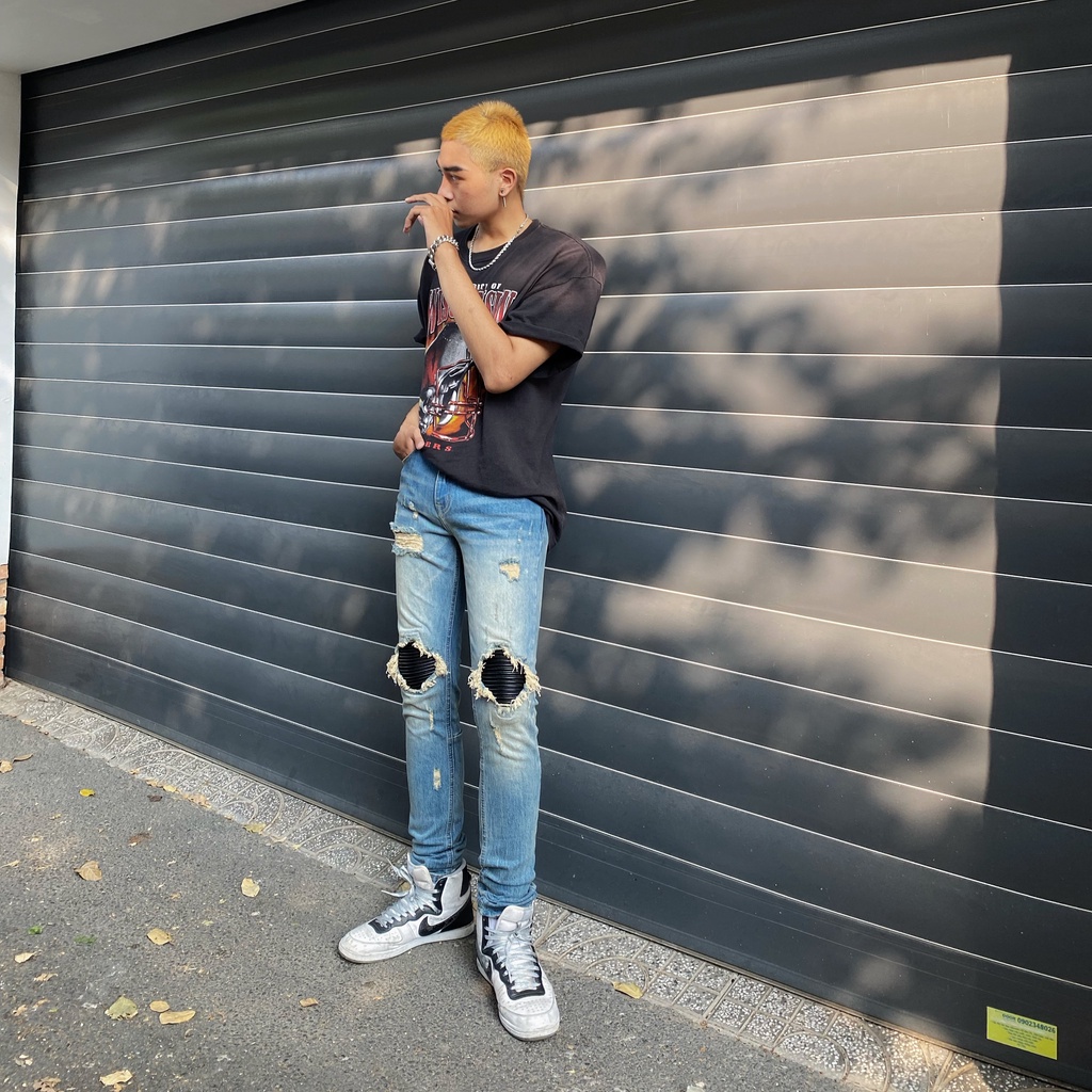 Quần Jean Nam The Luyn Black Màu Xanh Vintage Rách Gối Tua Sợi Thêu Vá Da Bike Đen Phối Áo Thun Năng Động