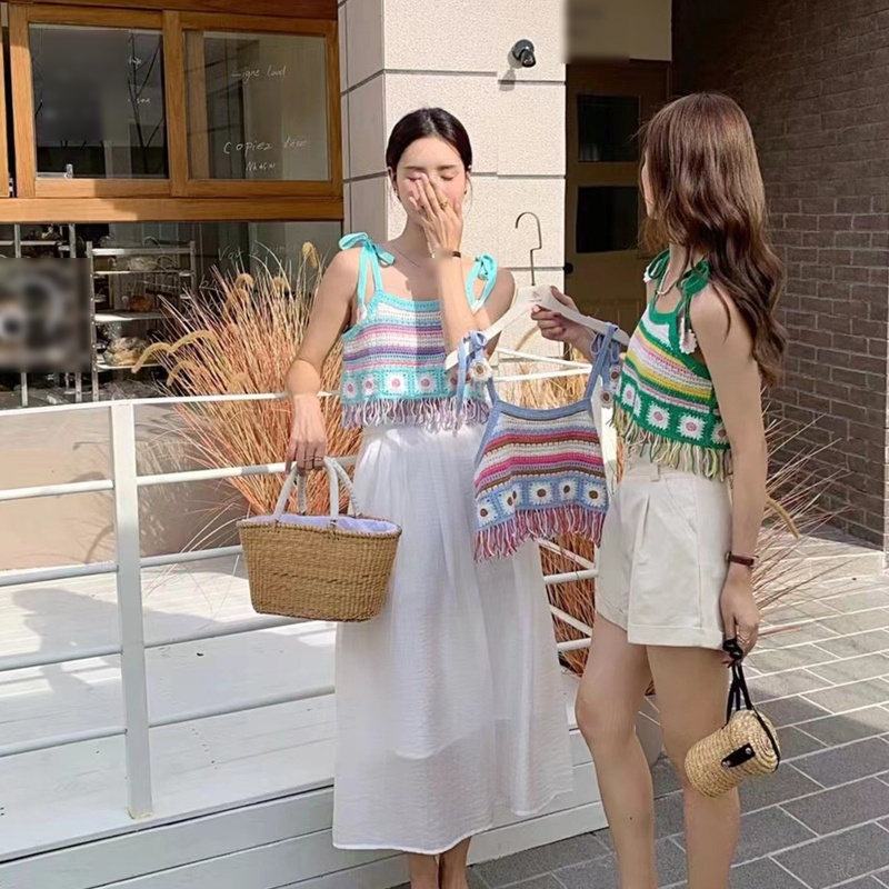 Áo Croptop Dệt Kim Hai Dây Thêu Họa Tiết Khối Màu Sắc Thời Trang Cho Nữ