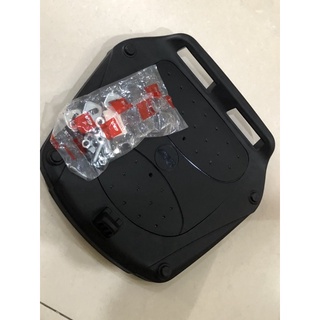 Đế Thùng Givi MP70