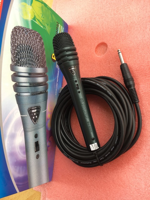 Micro có dây karaoke Shupu SM-8000.