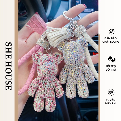 Móc khoá gấu gắn đá kim cương cao cấp, kèm tua xinh. Phù hợp móc túi xách hoặc móc khoá xe