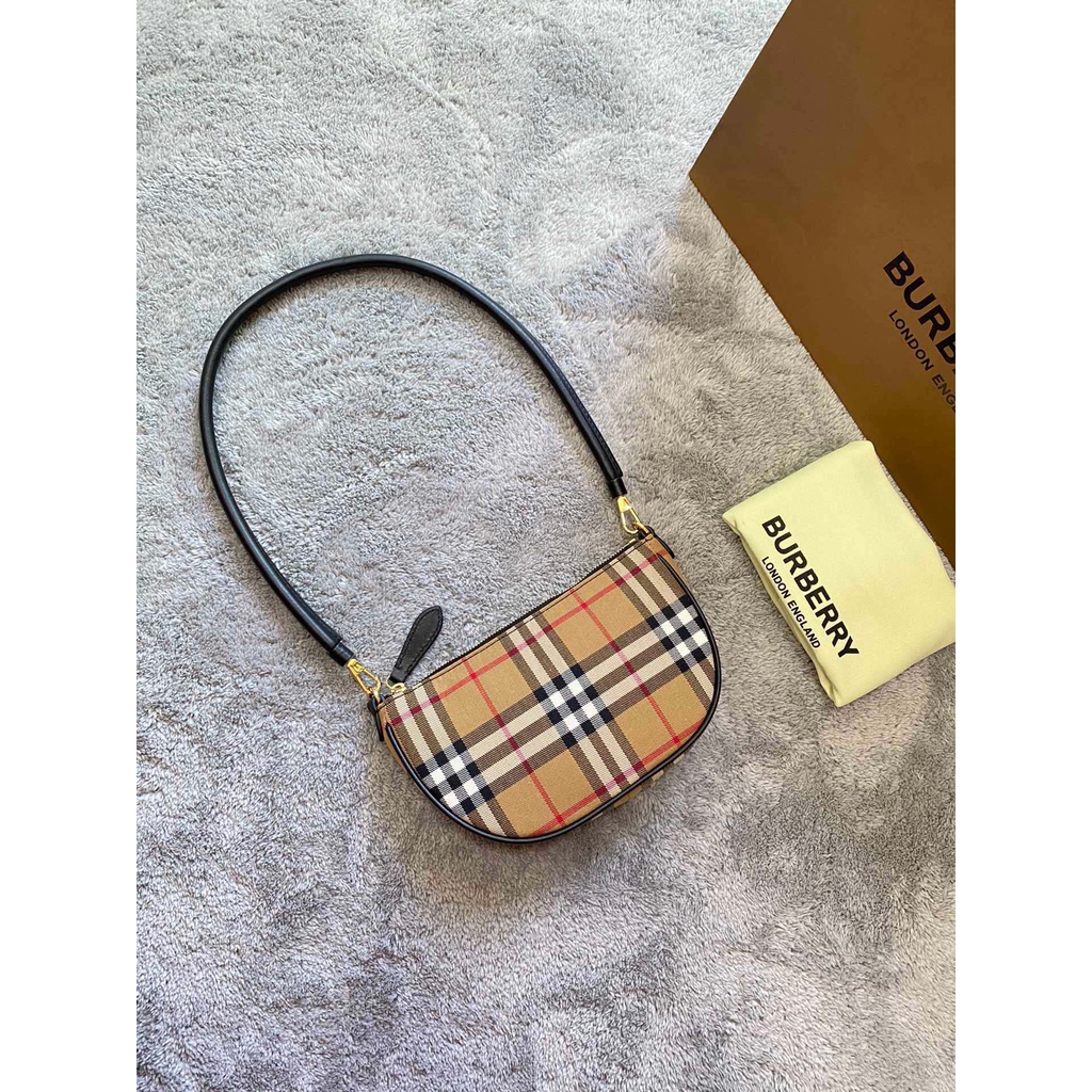 Túi xách half moon nữ da thật cao cấp Burberry BBR trẻ trung, năng động