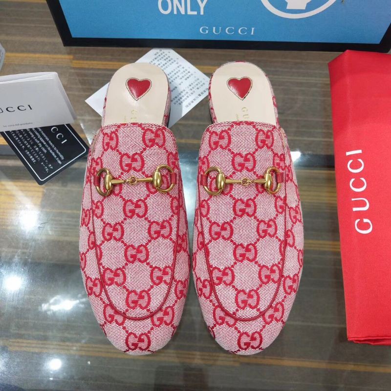 giày sục nữ mũi tròn quai xích mặt trong in hình trái tim Gucci GC