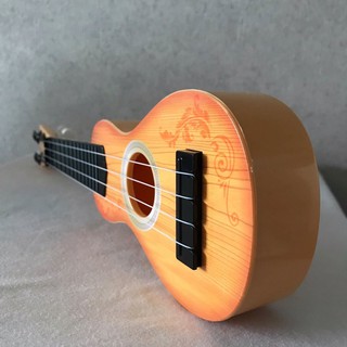 Ukulele siêu dễ thương cho bé tập chơi