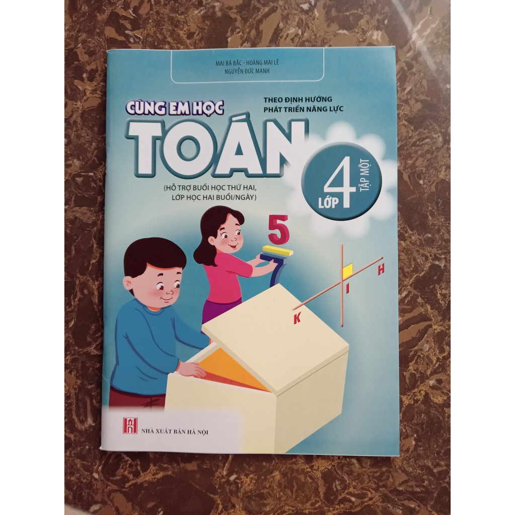 Sách - Cùng Em Học Toán Lớp 4 Tập 1 (Theo Định Hướng Phát Triển Năng Lực)