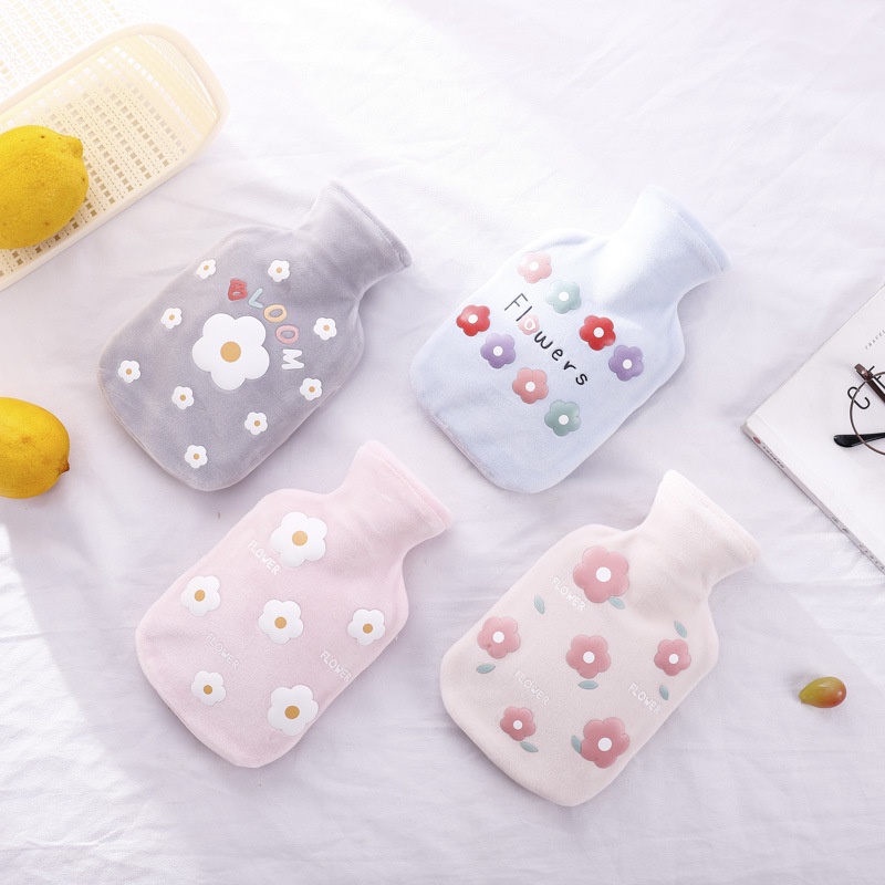 Túi chườm nóng lạnh đa năng giúp giảm đau bụng kinh có lớp vải nhung mềm mịn bên ngoài