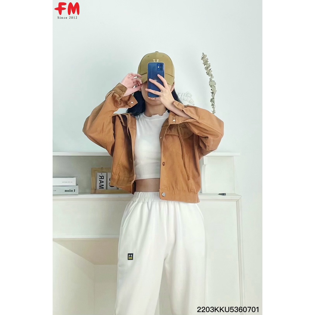 Áo khoác kaki nữ FM Style hai túi nắp TAMI cá tính năng động thời trang I Fm Style Online 220307008