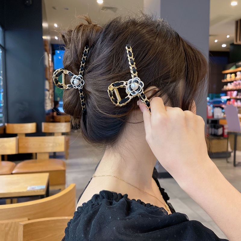 Kẹp Tóc Da Đính Hoa Trà Thời Trang Cho Nữ