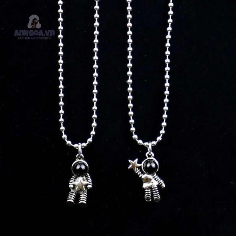 ✨✨Vòng cổ thép titan màu bạc mặt hình phi hành gia dễ thương