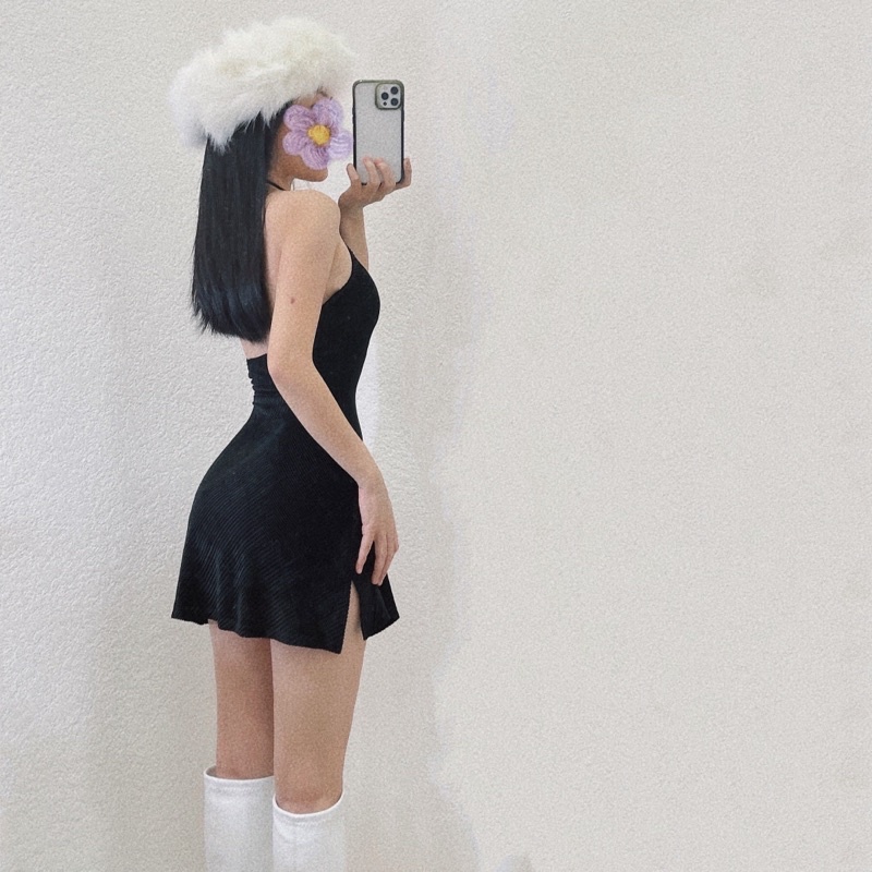 Đầm yếm nhung hở lưng