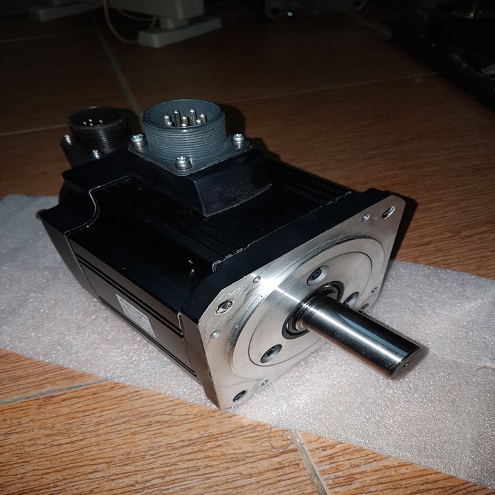 HC-SFS102B Motor Servo J2S 1KW có thắng