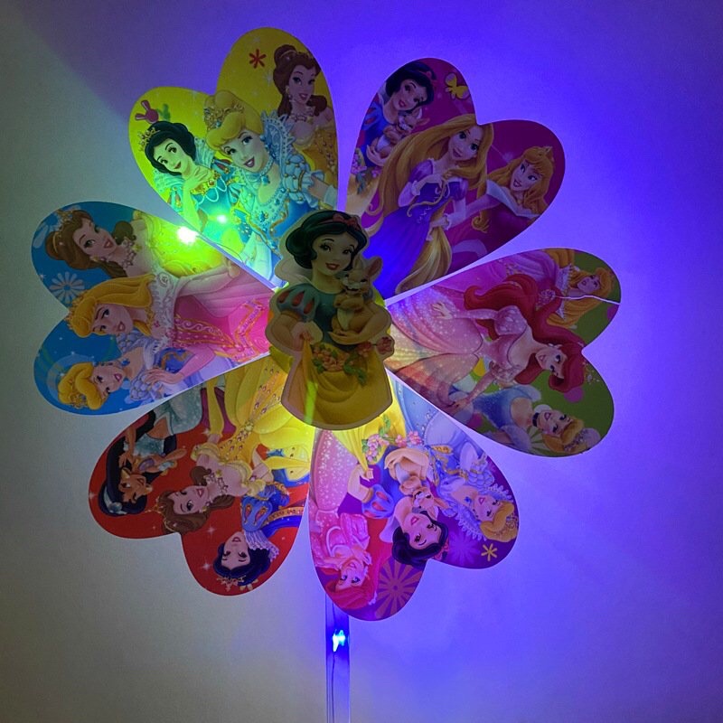 Chong chóng có đèn Led. Shop sẻ kiểm tra đèn trước khi giao.