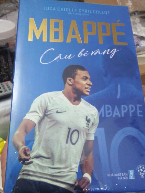 Sách - Mbappe cậu bé vàng