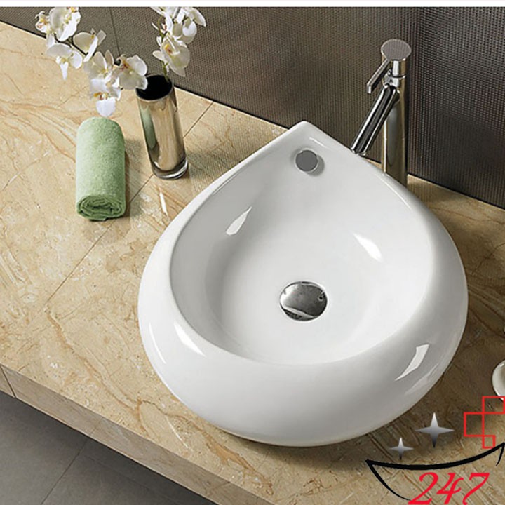 Chậu rửa lavabo hình cánh hoa với thiết kế nhỏ gọn độc đáo phù hợp với nhiều không gian .