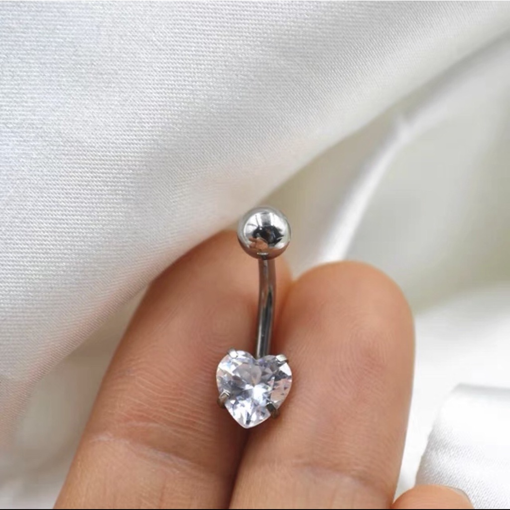 Khuyên rốn titan Đá tim