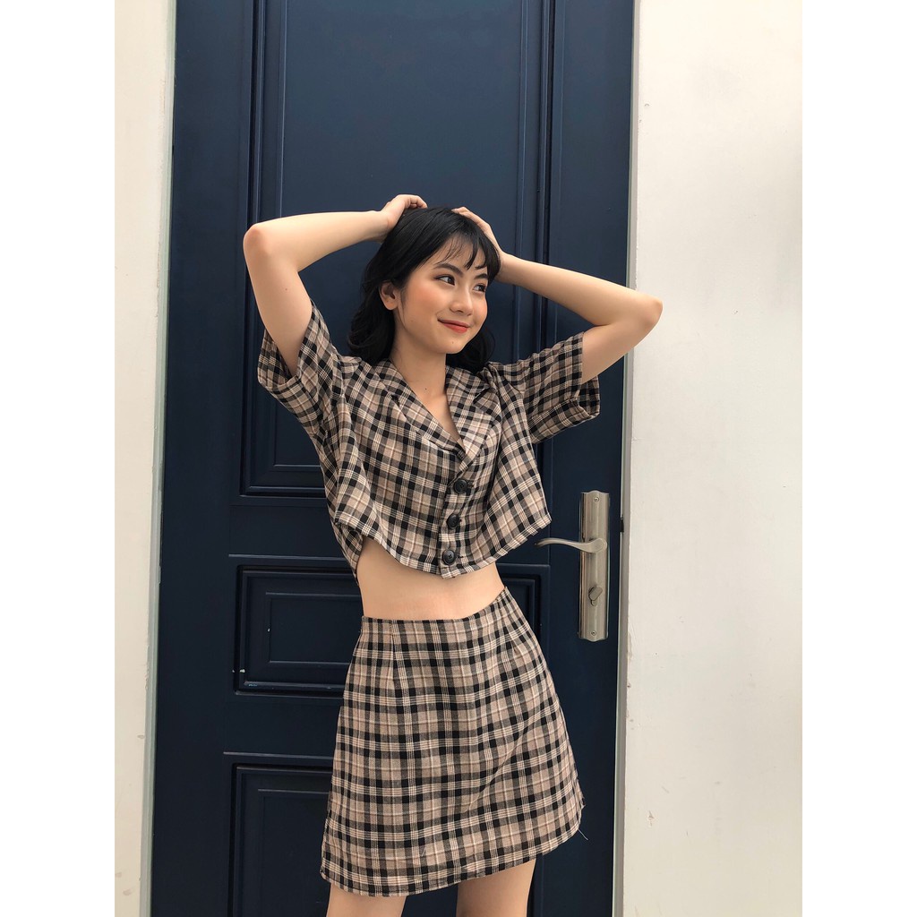 SET KẺ CARO ÁO VEST CROPTOP MIX CHÂN VÁY CARO QUẢNG CHÂU