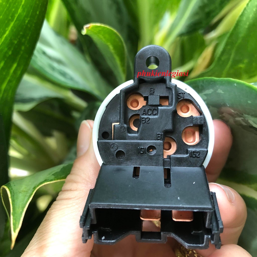 Công tắc đuôi ổ khóa Mitsubishi Grandis hàng OEM MR449457 MN113754 MR449459