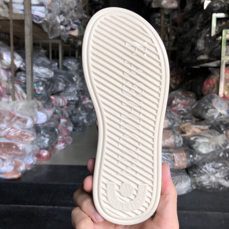 Dép trẻ em sandal bé gái hình nơ chấm bi bản ngang , quai hậu học sinh da đế cao su nhẹ xpa giá rẻ