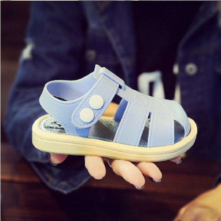Thanh lý Dép rọ mùa hè cho bé