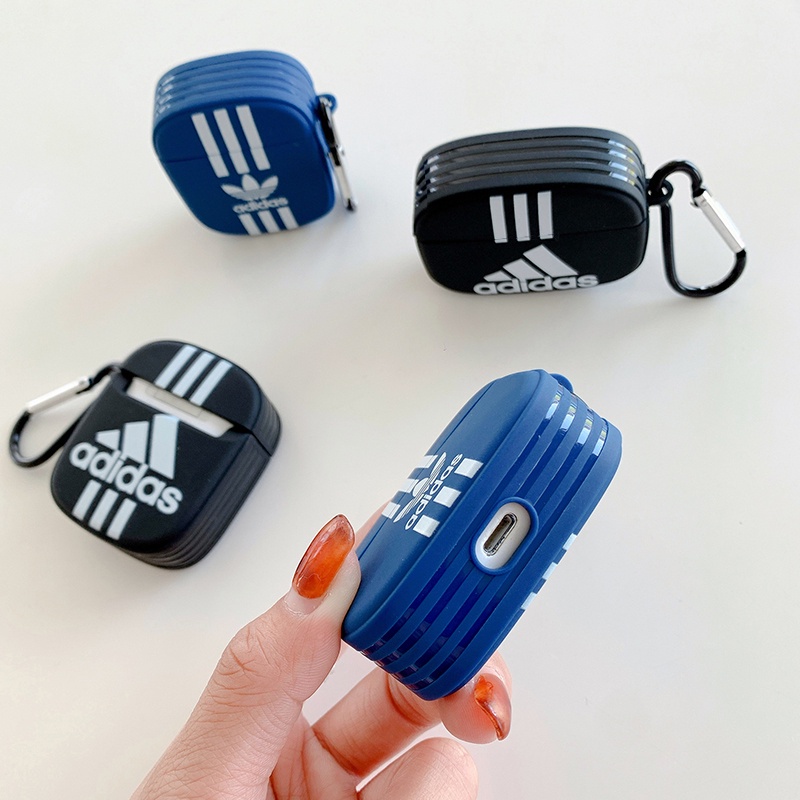 Vỏ bảo vệ hộp sạc tai nghe Airpods 1 2 3 Pro Bluetooth không dây chất liệu silicon in logo Adidas kèm móc khóa