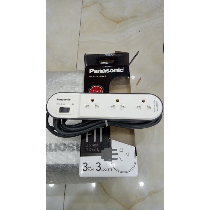 Ổ cắm có dây Panasonic WCHG24332W tặng phích cắm